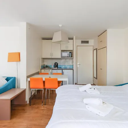 Rio - 200 M Plages - App 6pers- Climatise, Terrasse, Piscine, Parking Apartment *
