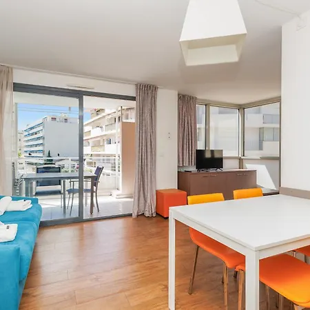 Rio - 200 M Plages - App 6pers- Climatise, Terrasse, Piscine, Parking Apartment *